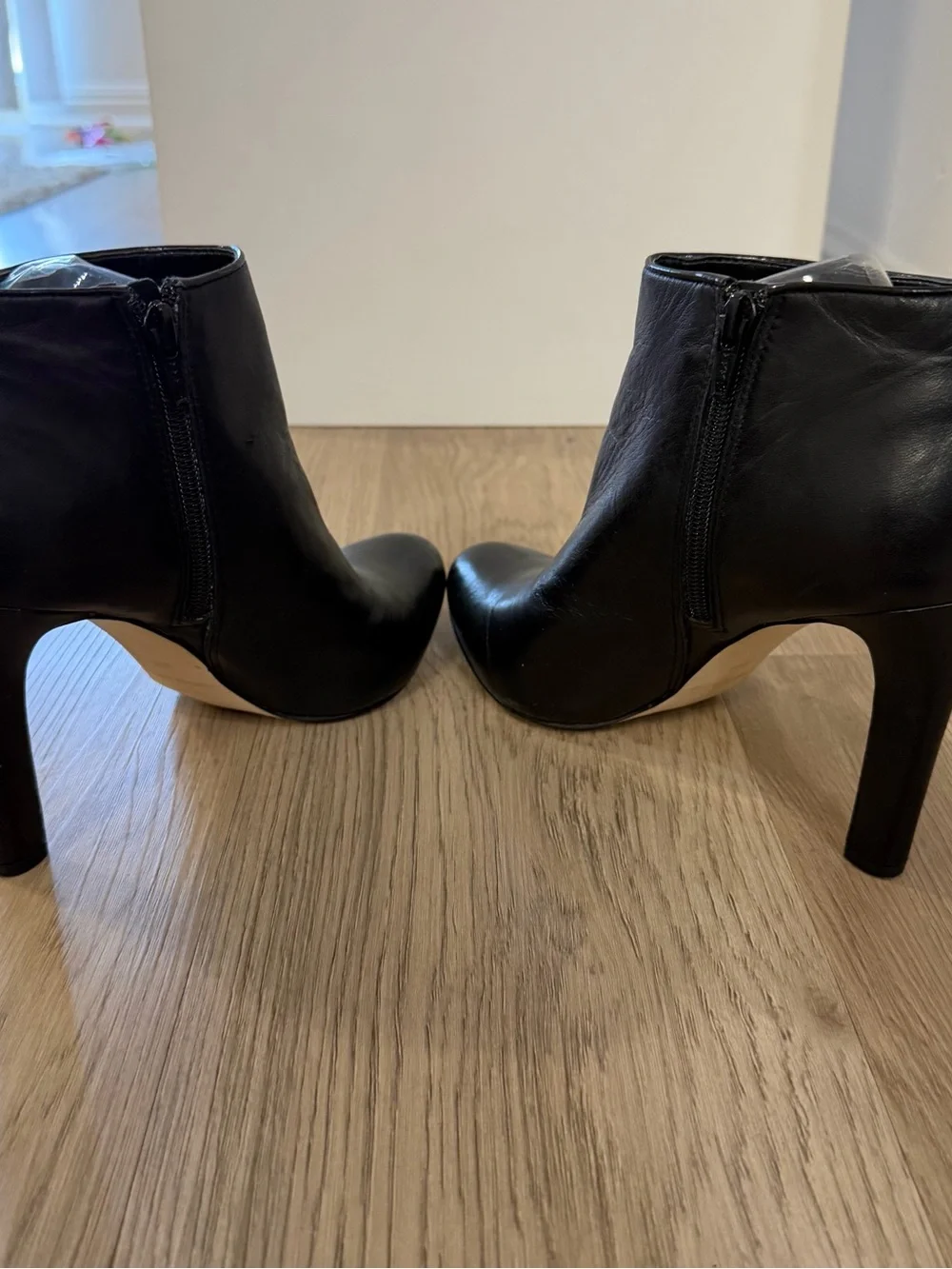 ANTONIO MELANI Nice Black Leather Stiletto Ankle Booties Suoer Comfy Size 9 M